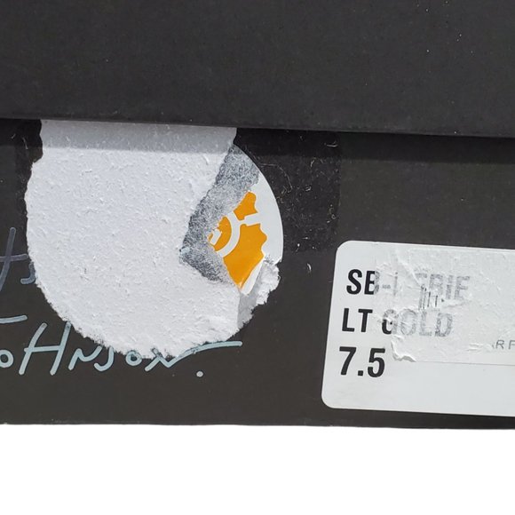 Betsey Johnson - Picture 6 of 9